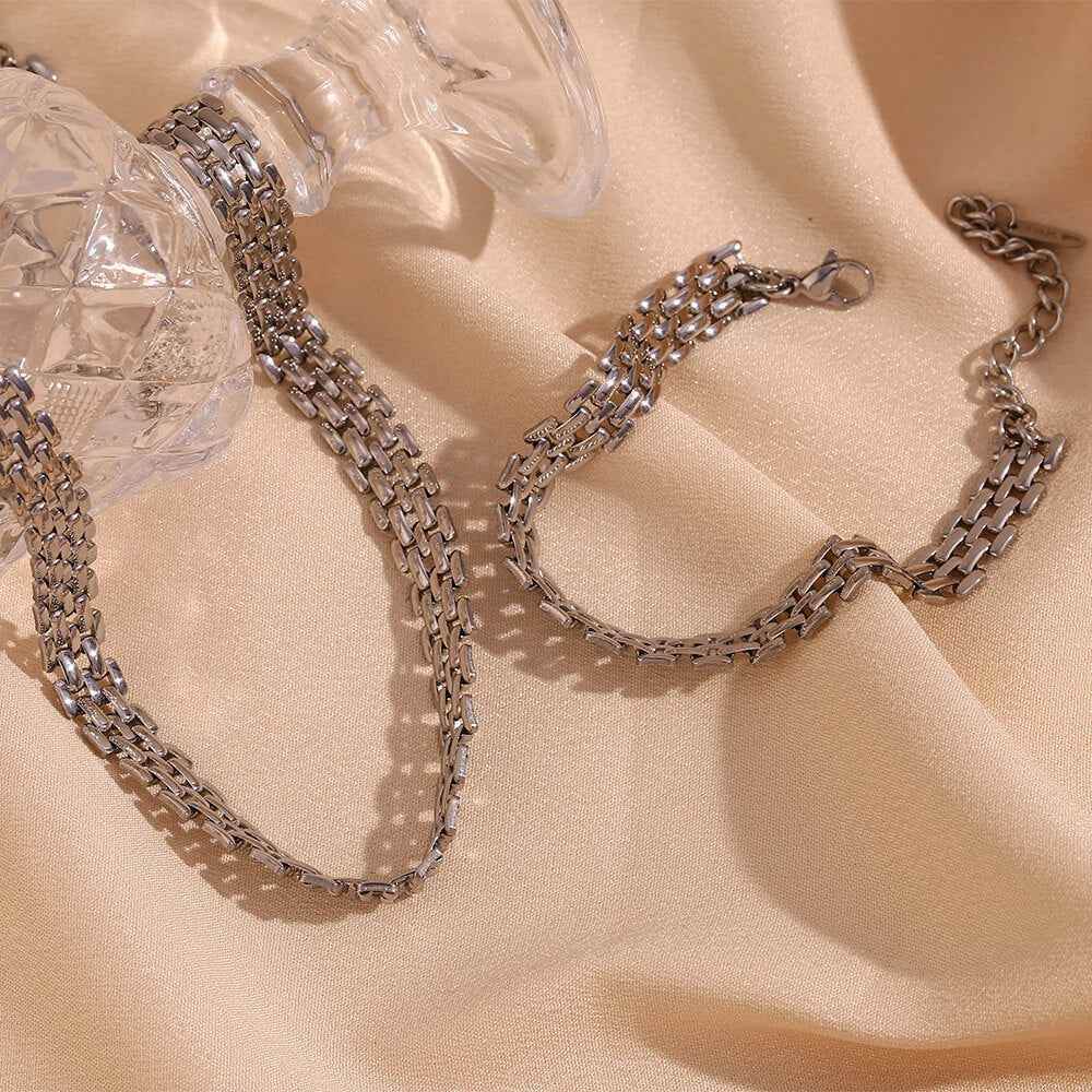 Amara Layers Necklace - RIYOVA Jewelry