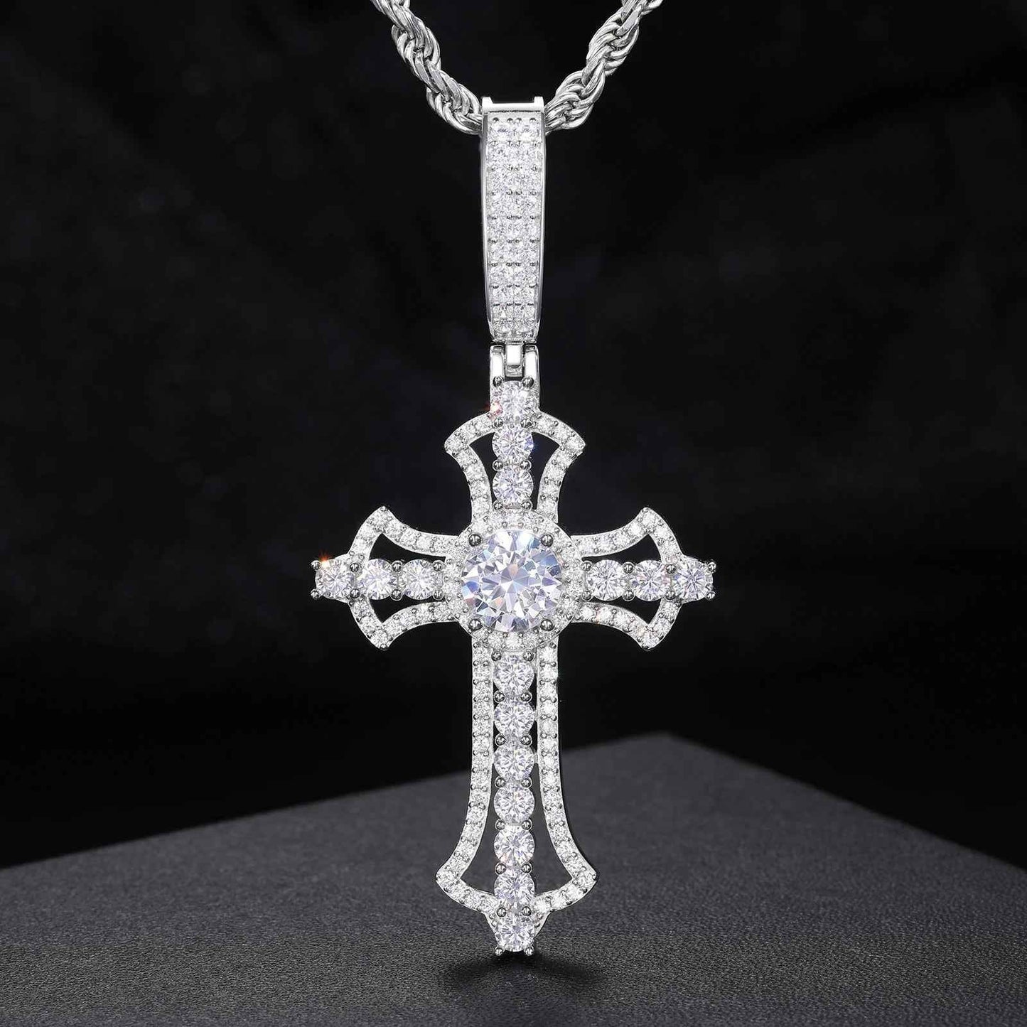 Dominic Pendent Necklace - RIYOVA Jewelry