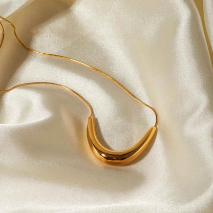 Ursa Necklace - RIYOVA Jewelry