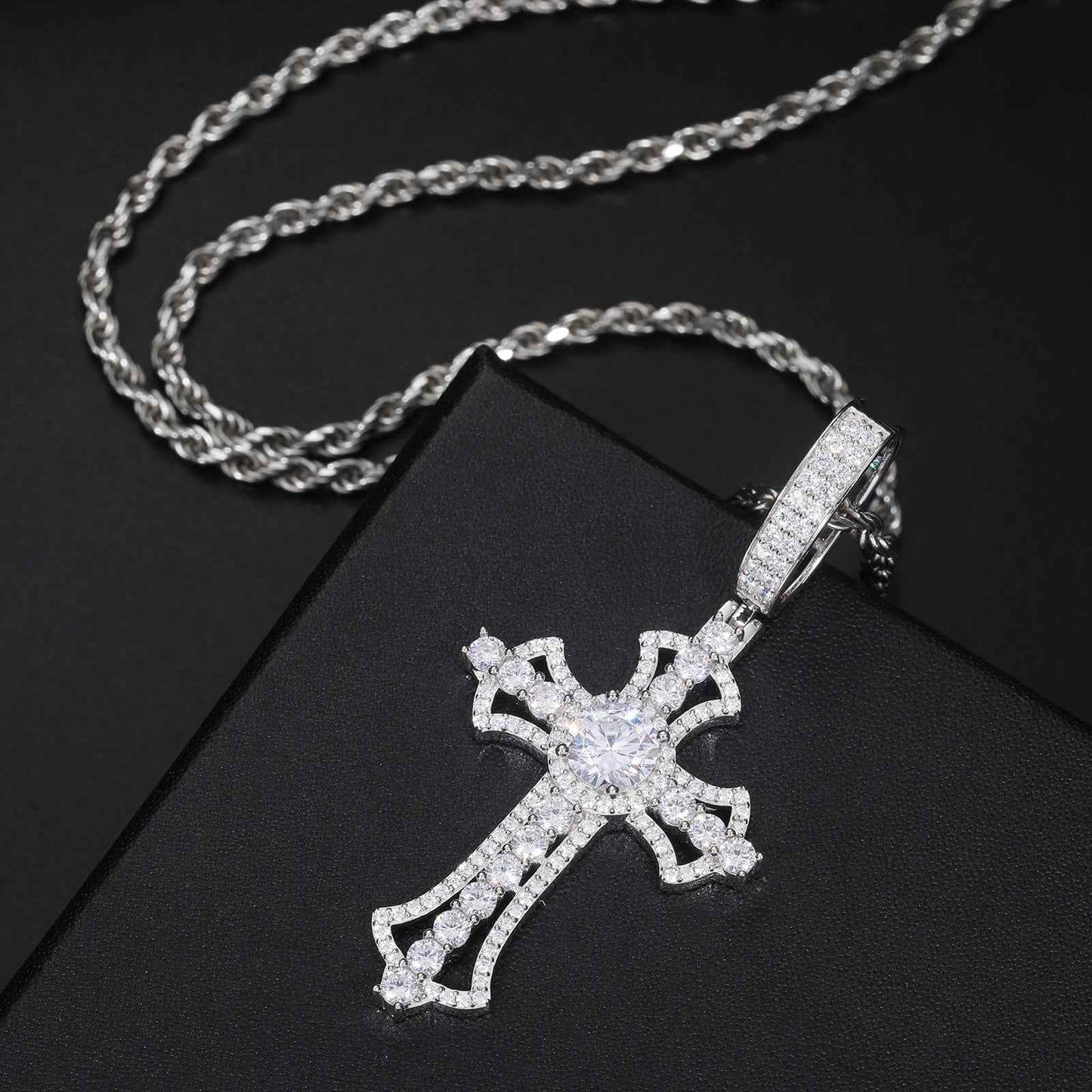Dominic Pendent Necklace - RIYOVA Jewelry