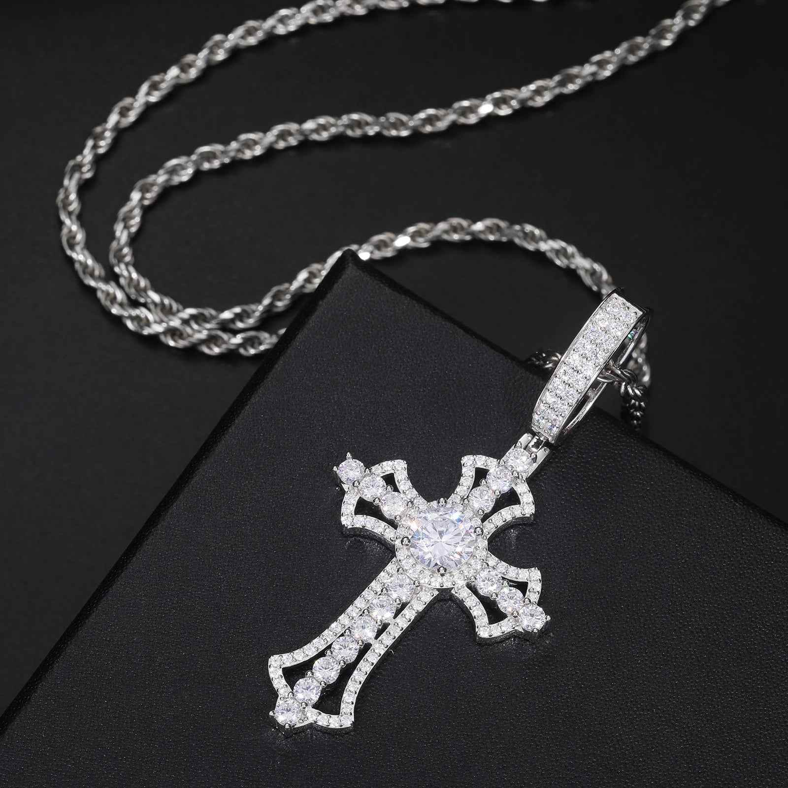 Dominic Pendent Necklace - RIYOVA Jewelry