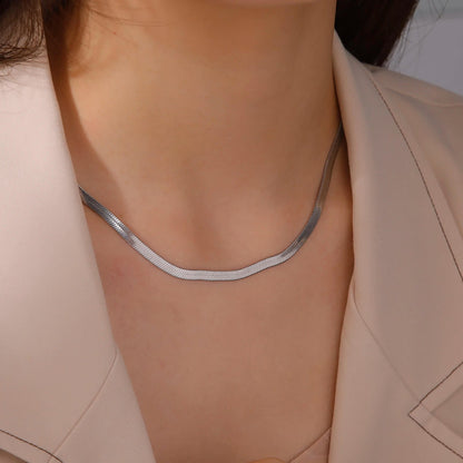 Herringbone Necklace RIYOVA