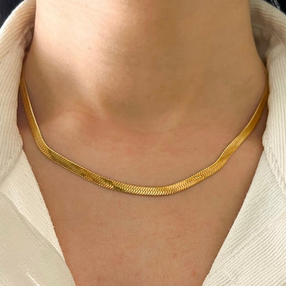 Herringbone Necklace RIYOVA